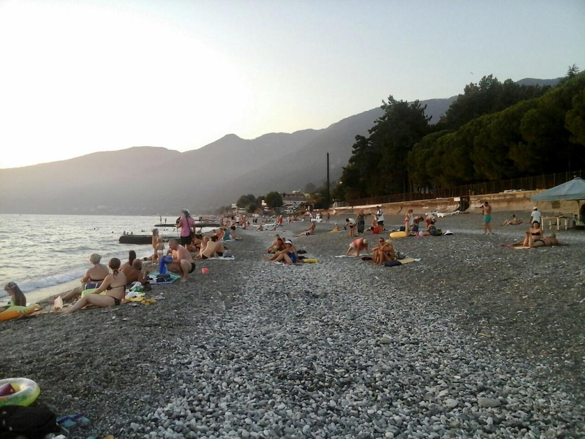 Частный Дом У Моря 加格拉 外观 照片
